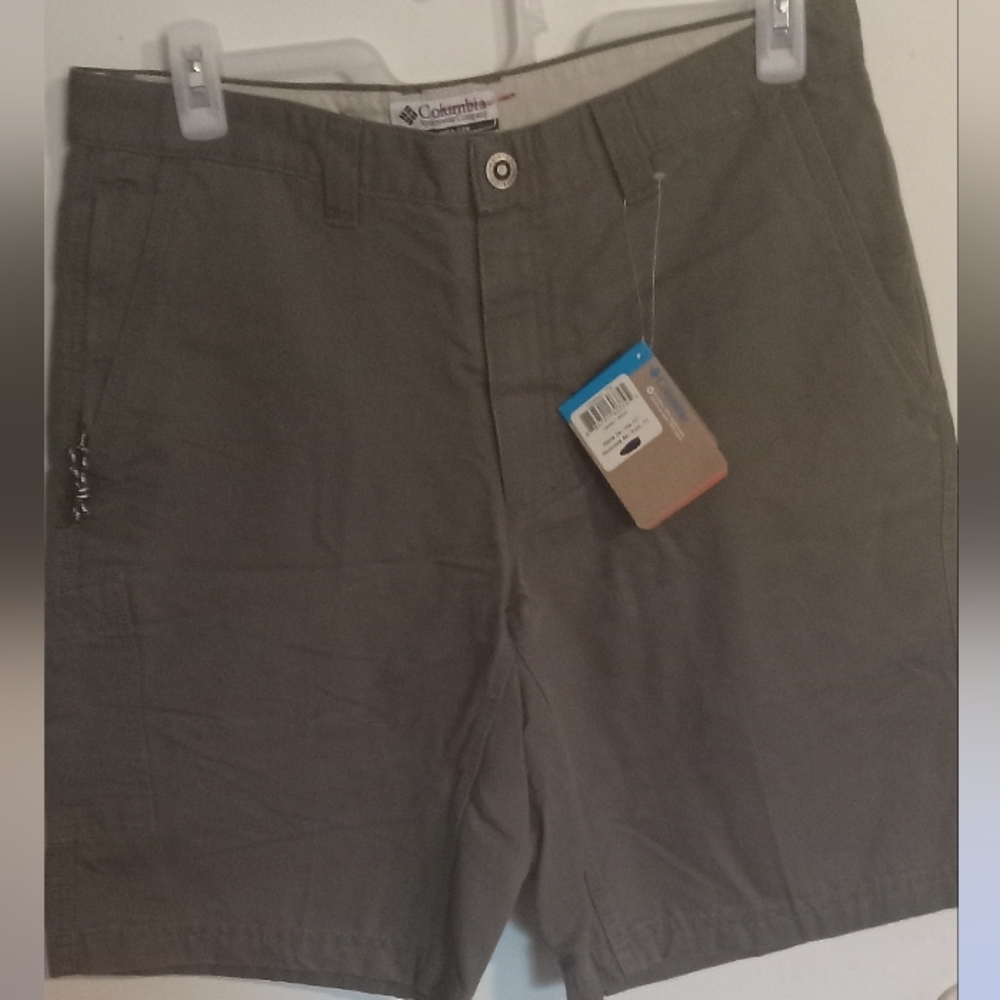 Men's Columbia shorts size 34 new with tags